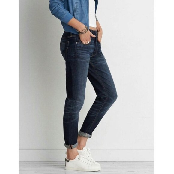 AMERICAN EAGLE Womens' Dark Wash Tomgirl Stretch Jeans Sz 14 Short - Picture 3 of 10